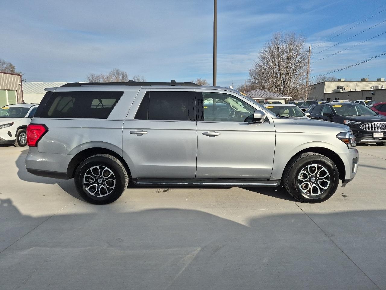 Ford Expedition MAX XLT 4WD 2023