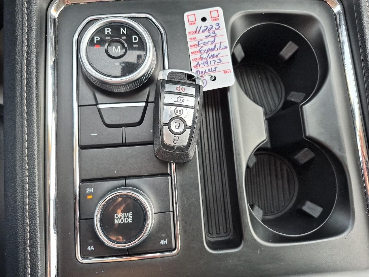 Ford Expedition MAX XLT 4WD 2023