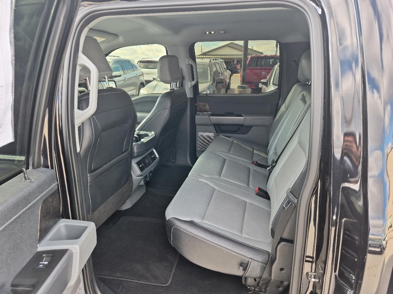 Ford F-150 Lariat SuperCrew 5.5-ft. Bed 4WD 2023