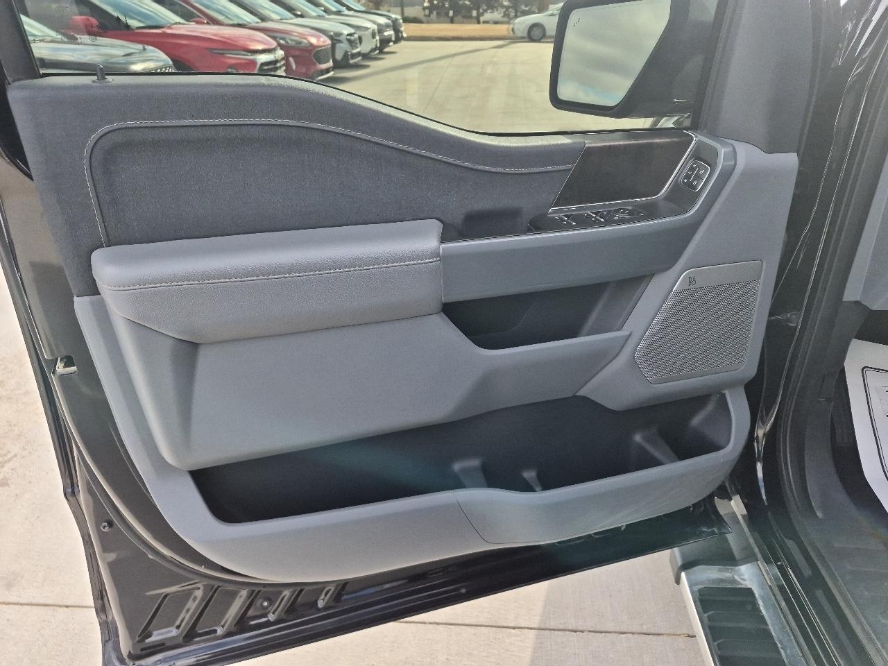 Ford F-150 Lariat SuperCrew 5.5-ft. Bed 4WD 2023