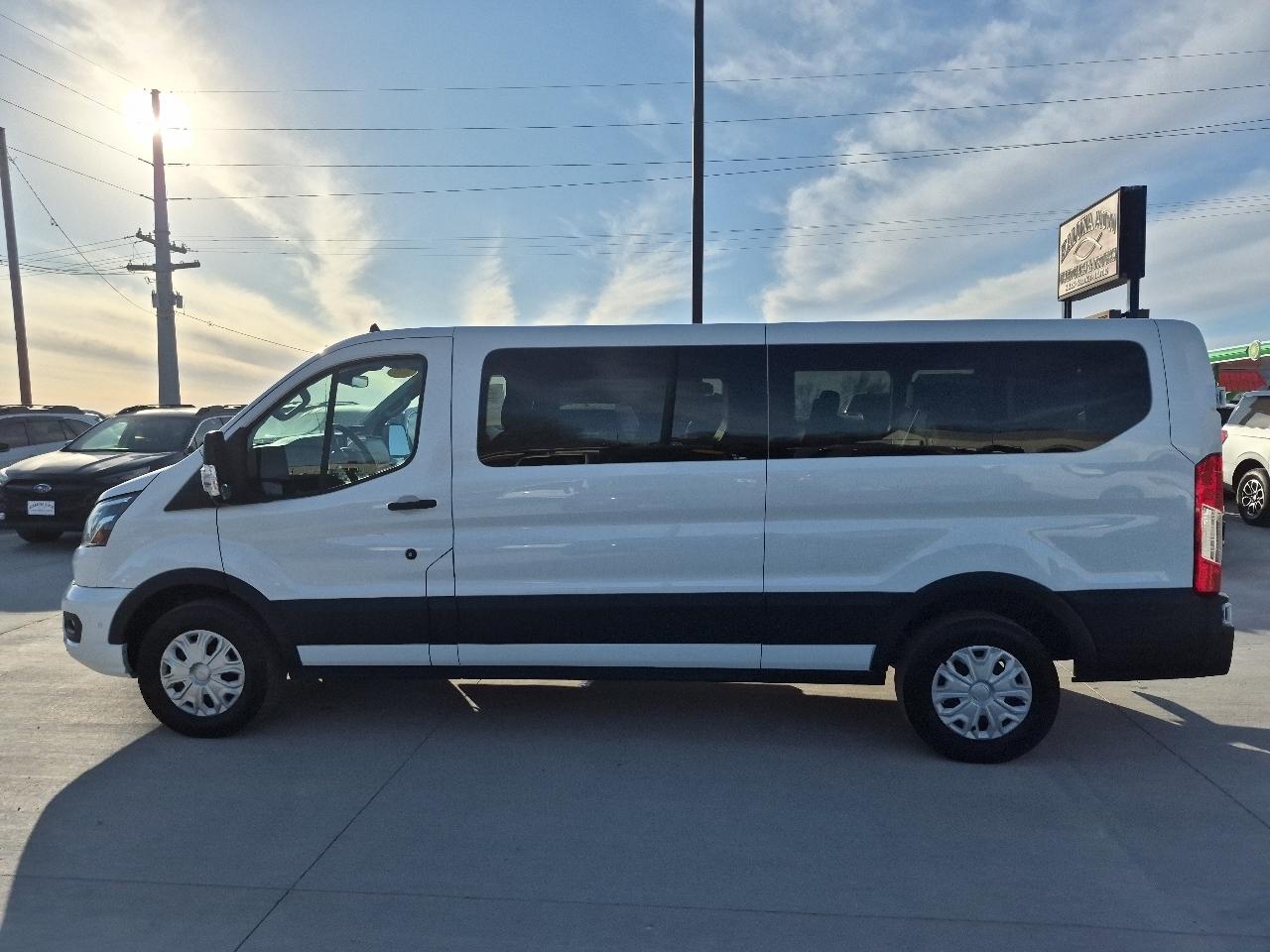 Ford Transit 350 Wagon Low Roof XL w/Sliding Pass. 148-in. WB 2023