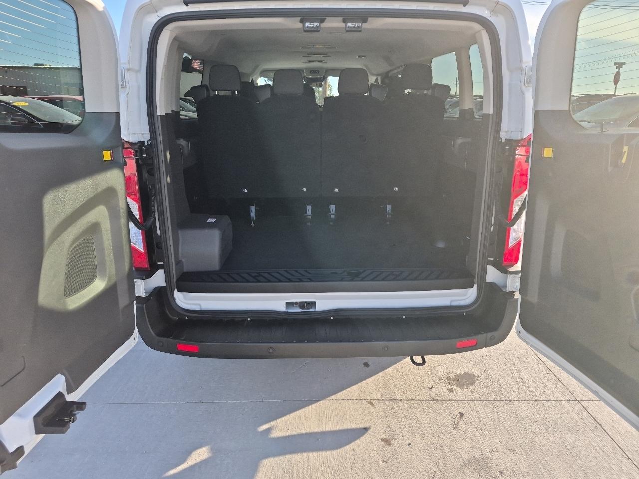 Ford Transit 350 Wagon Low Roof XL w/Sliding Pass. 148-in. WB 2023