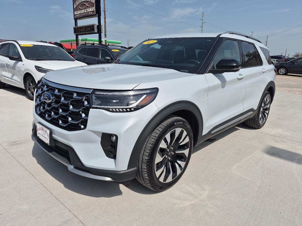 Ford Explorer Platinum AWD 2025