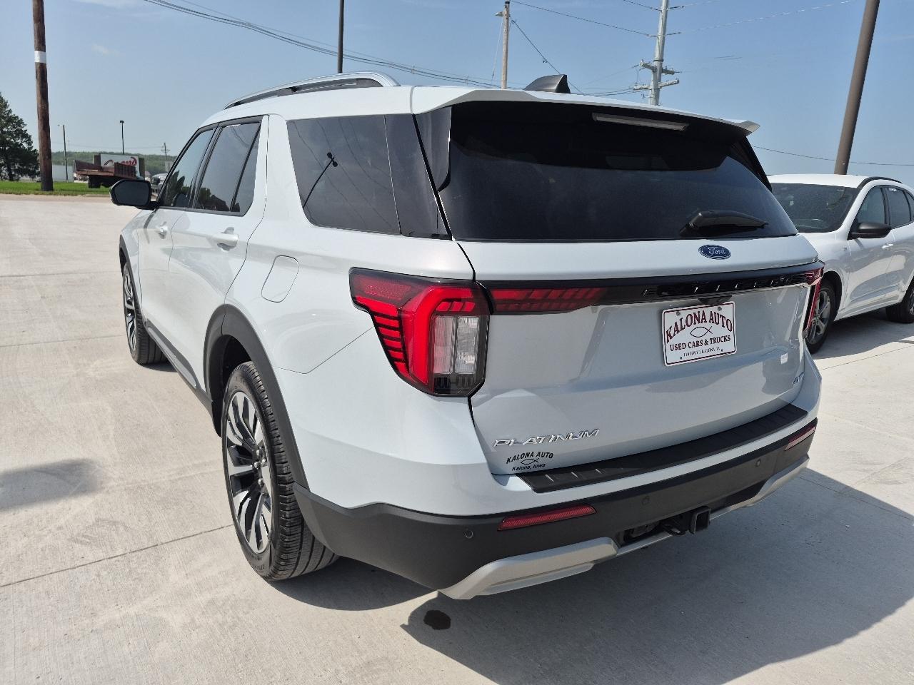 Ford Explorer Platinum AWD 2025