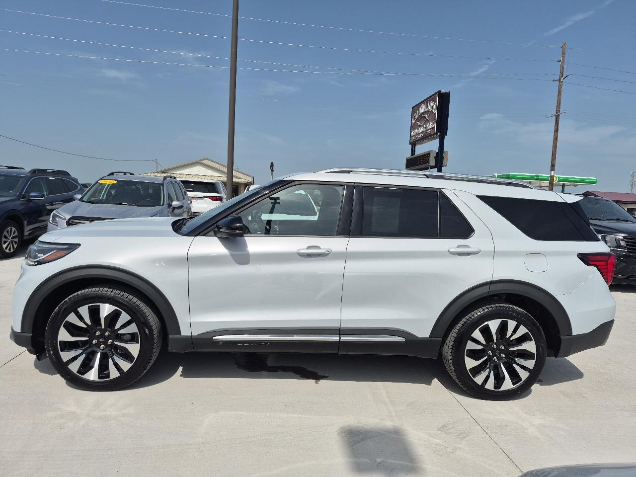 Ford Explorer Platinum AWD 2025