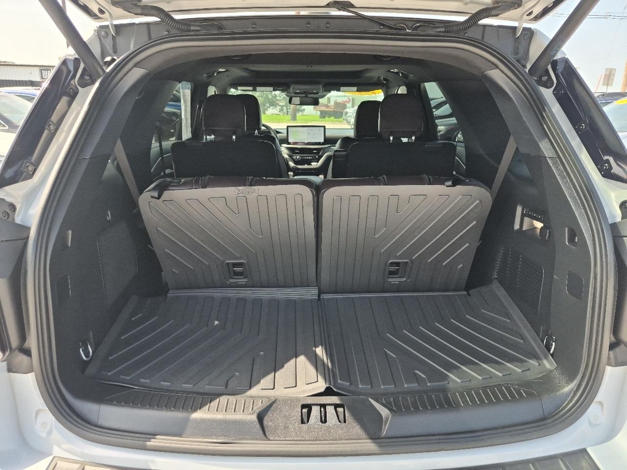 Ford Explorer Platinum AWD 2025
