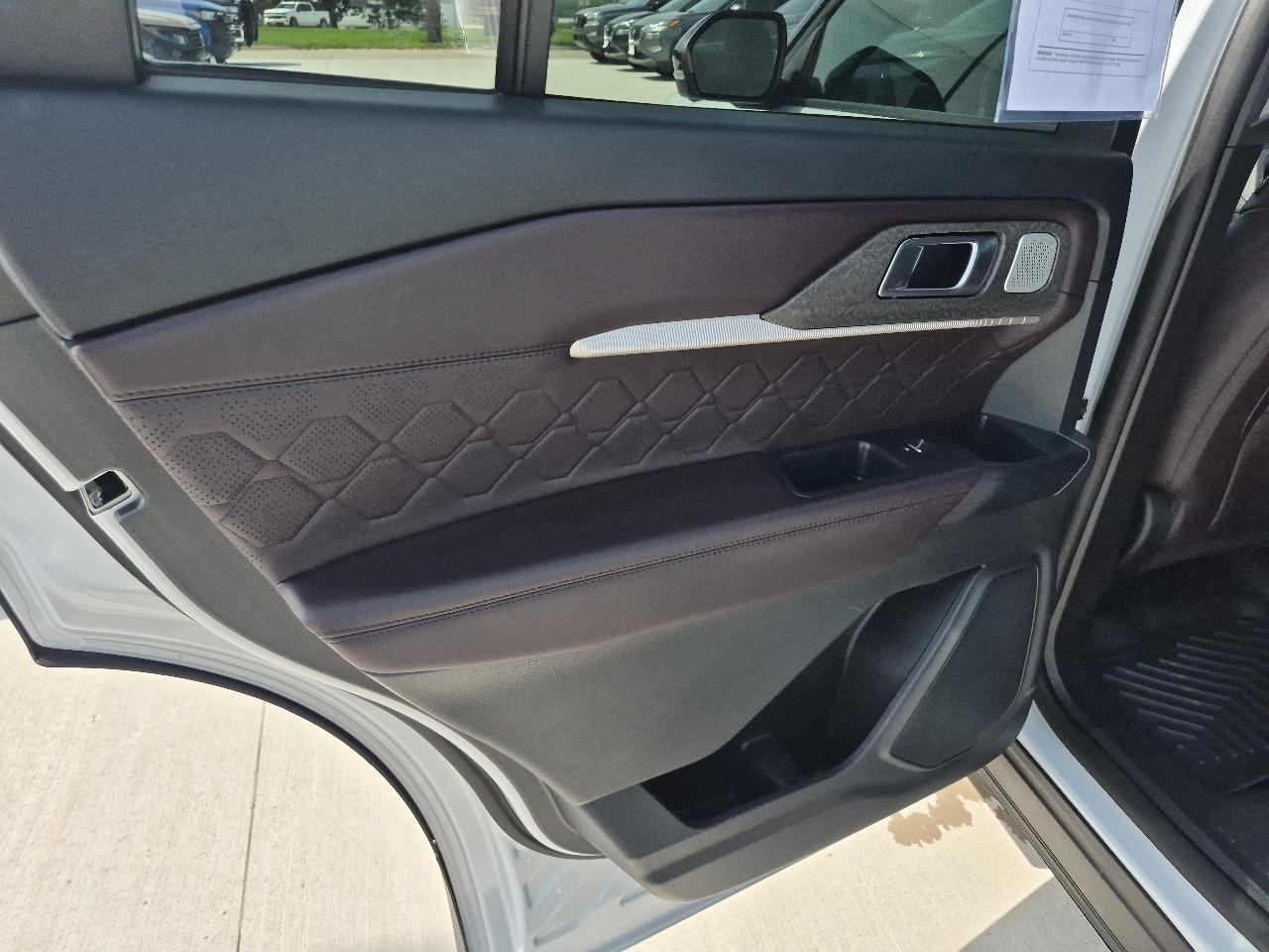 Ford Explorer Platinum AWD 2025
