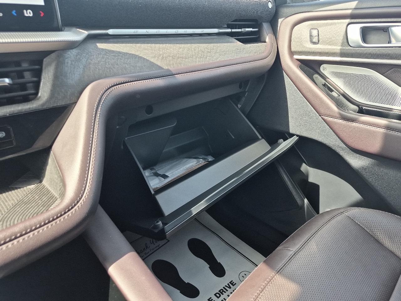 Ford Explorer Platinum AWD 2025