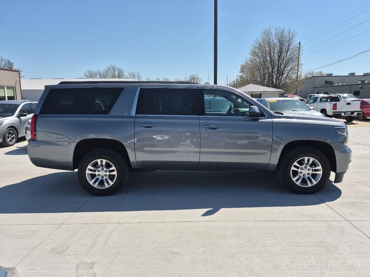 Chevrolet Suburban LT 4WD 2019