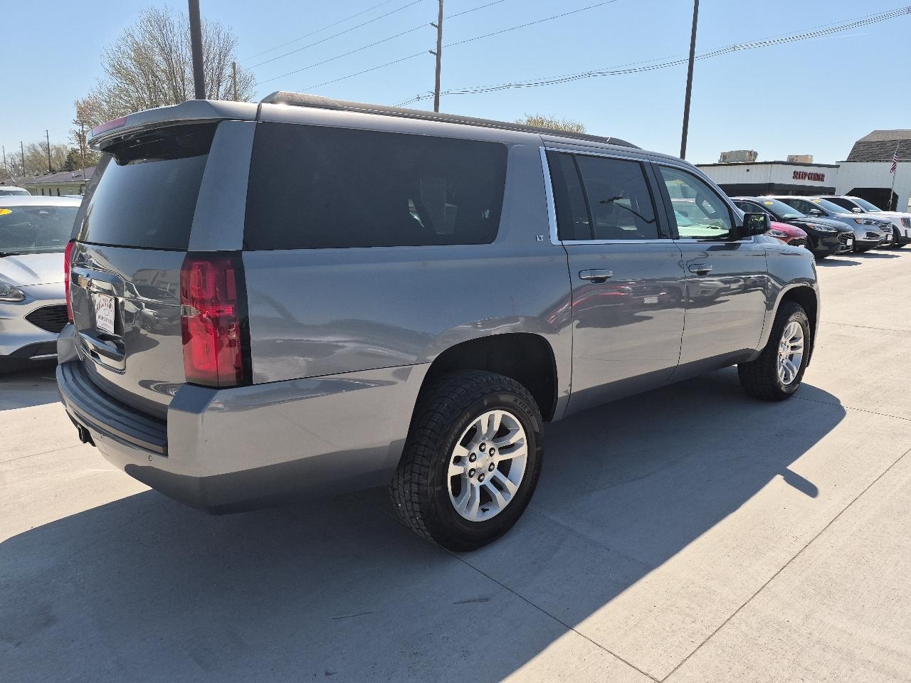 Chevrolet Suburban LT 4WD 2019