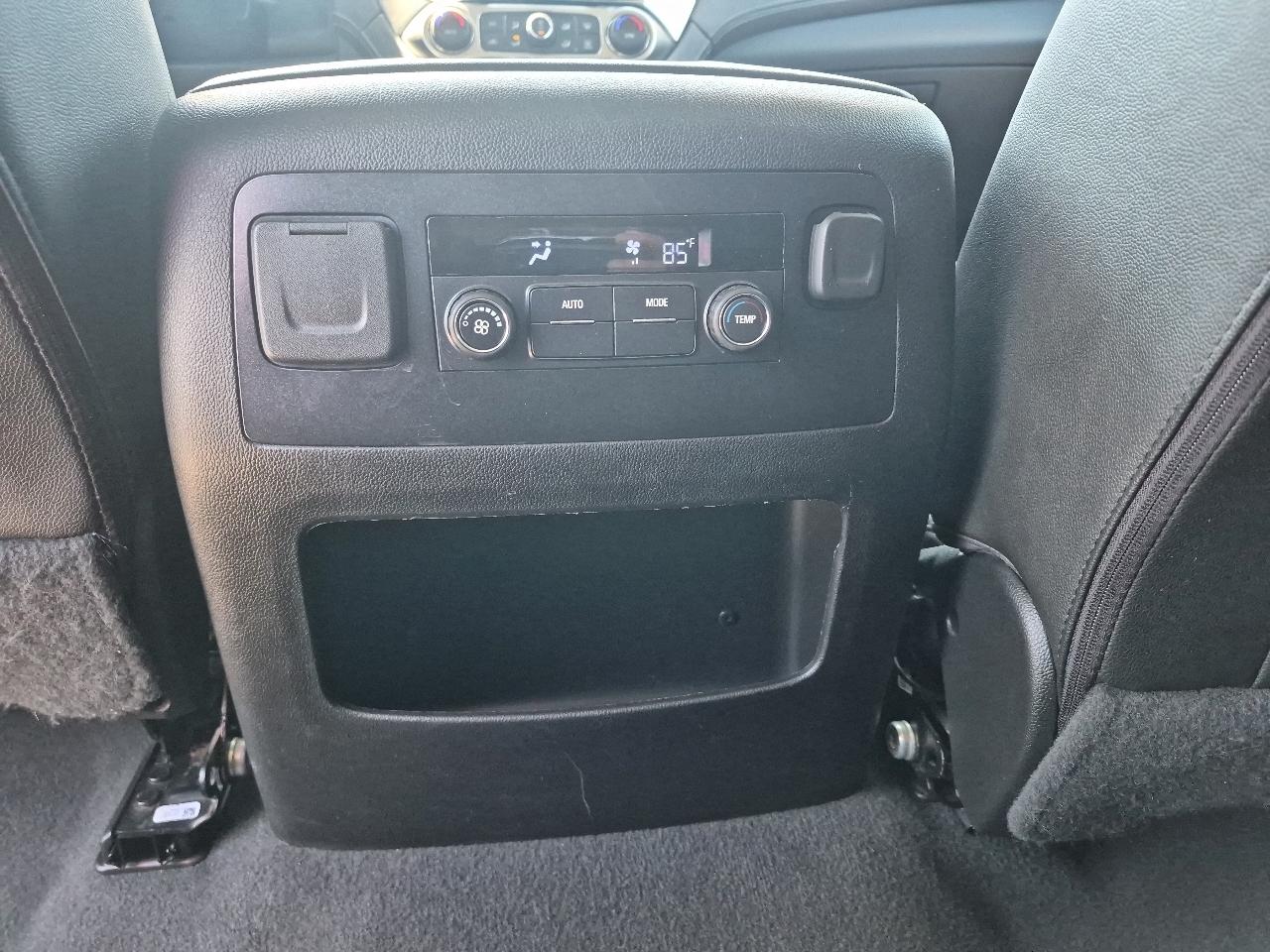 Chevrolet Suburban LT 4WD 2019