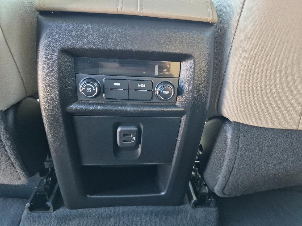 Chevrolet Traverse AWD 4dr LS w/1FL 2022