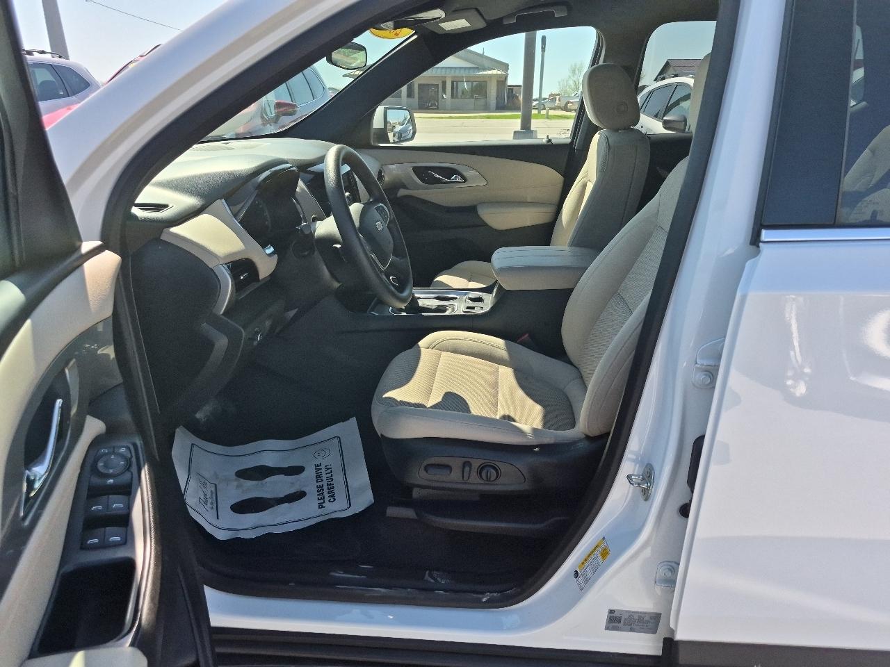 Chevrolet Traverse AWD 4dr LS w/1FL 2022