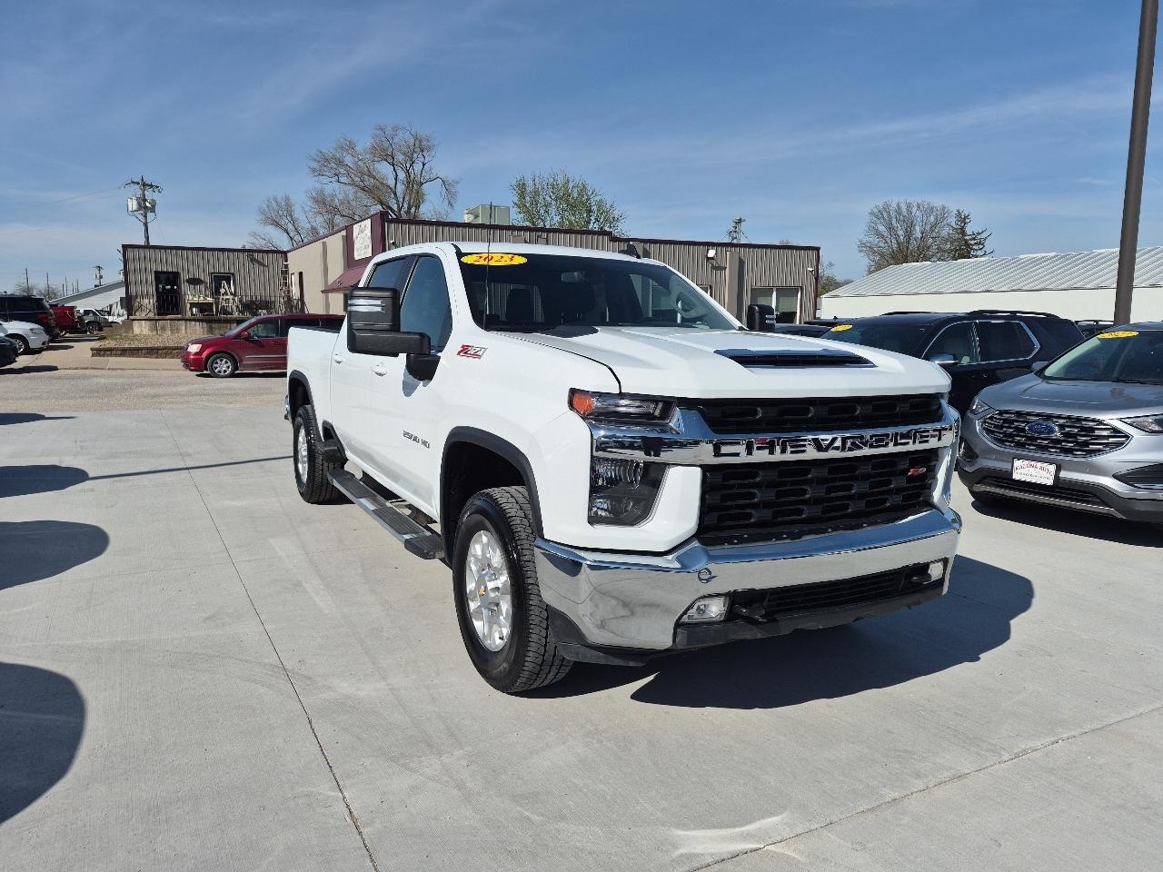 Chevrolet Silverado 2500HD LT Crew Cab Short Box 4WD 2023
