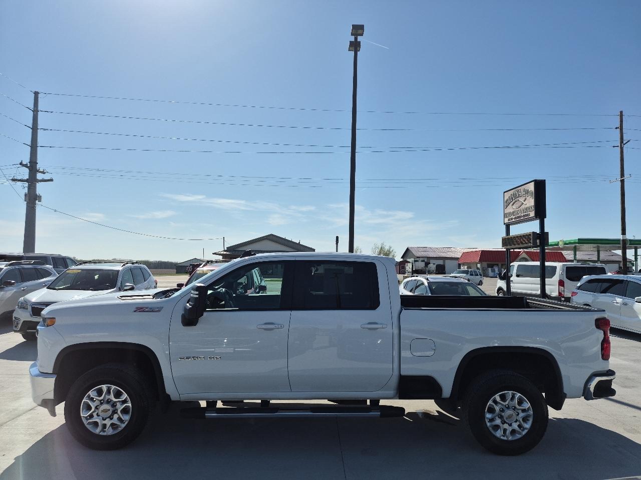 Chevrolet Silverado 2500HD LT Crew Cab Short Box 4WD 2023