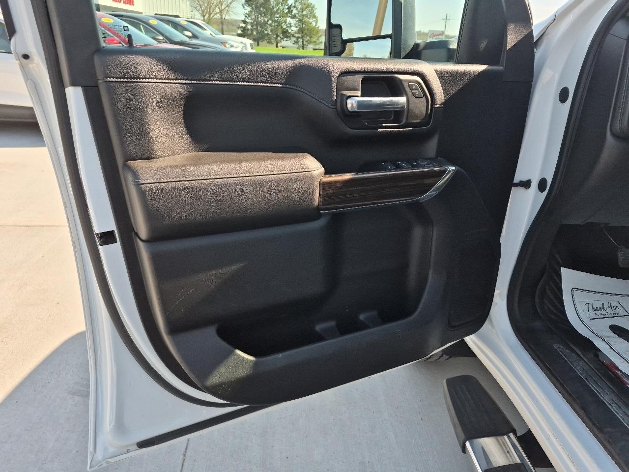 Chevrolet Silverado 2500HD LT Crew Cab Short Box 4WD 2023