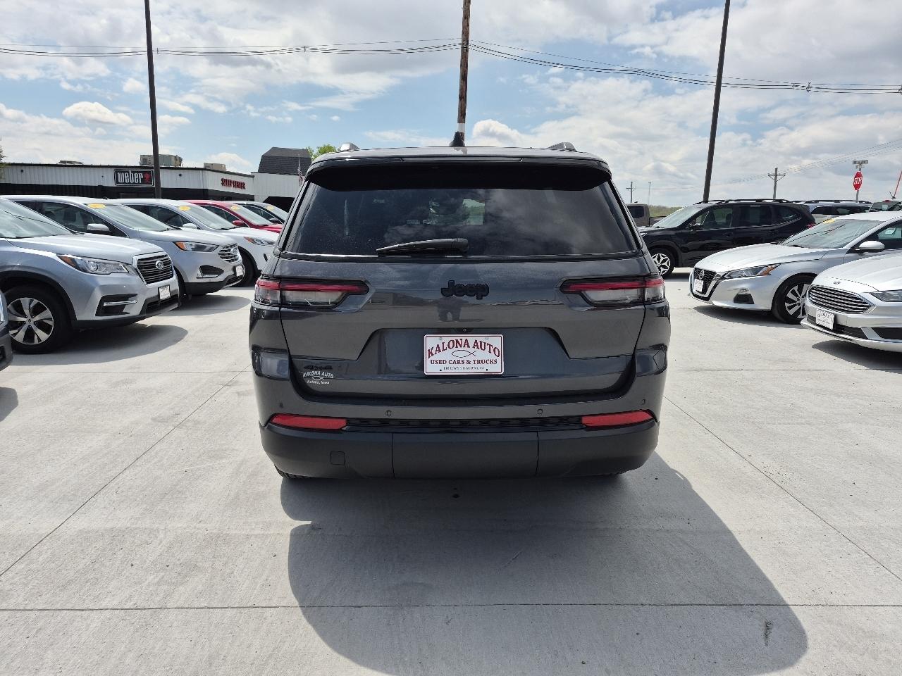 Jeep Grand Cherokee L Laredo 4WD 2024