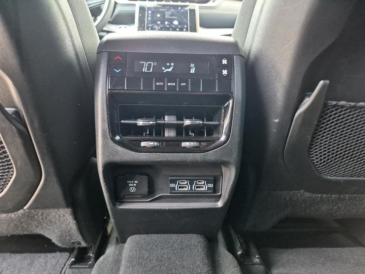 Jeep Grand Cherokee L Laredo 4WD 2024