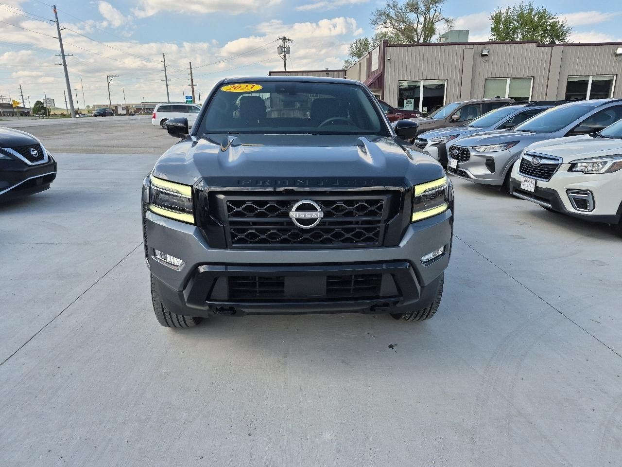Nissan Frontier Crew Cab 4x4 SV 2023