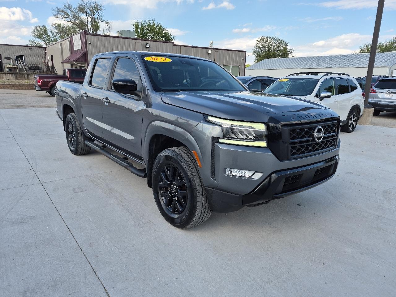 Nissan Frontier Crew Cab 4x4 SV 2023