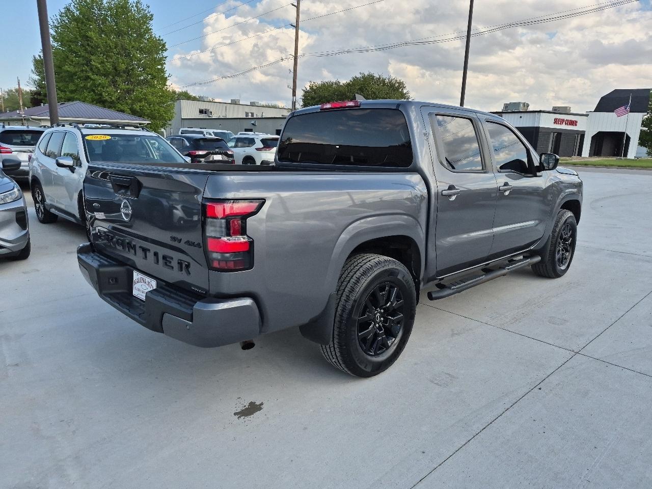 Nissan Frontier Crew Cab 4x4 SV 2023
