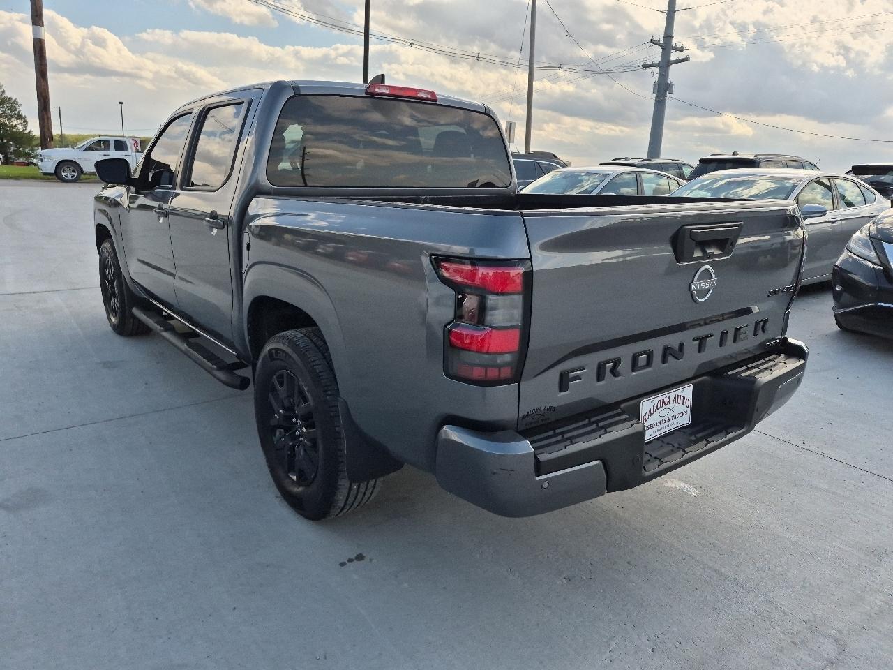 Nissan Frontier Crew Cab 4x4 SV 2023