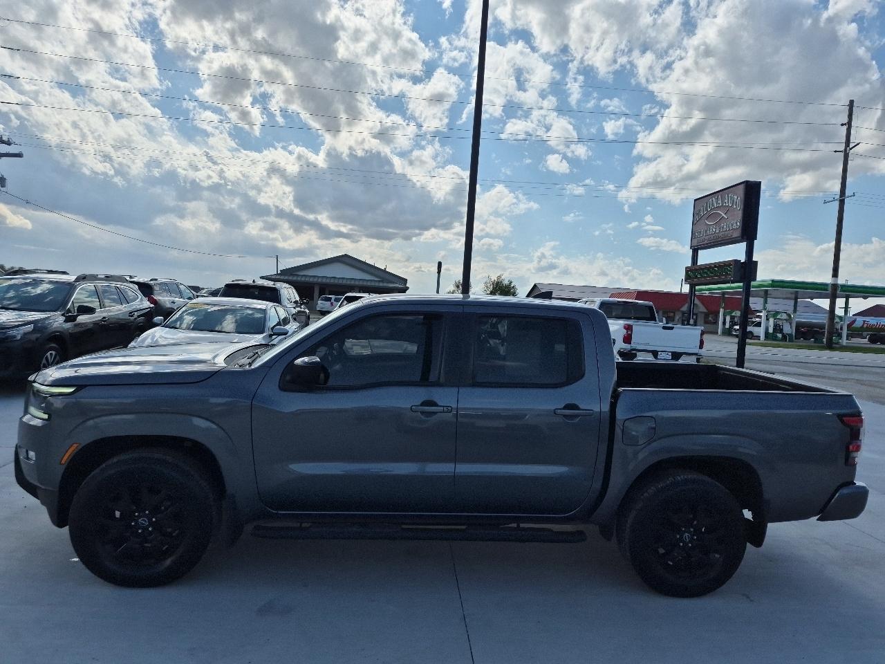 Nissan Frontier Crew Cab 4x4 SV 2023