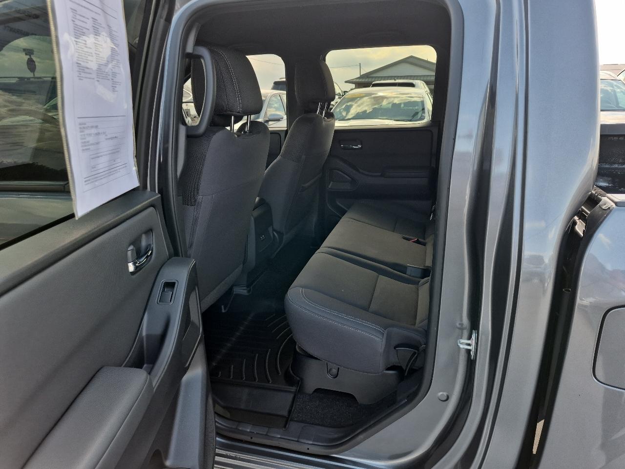 Nissan Frontier Crew Cab 4x4 SV 2023