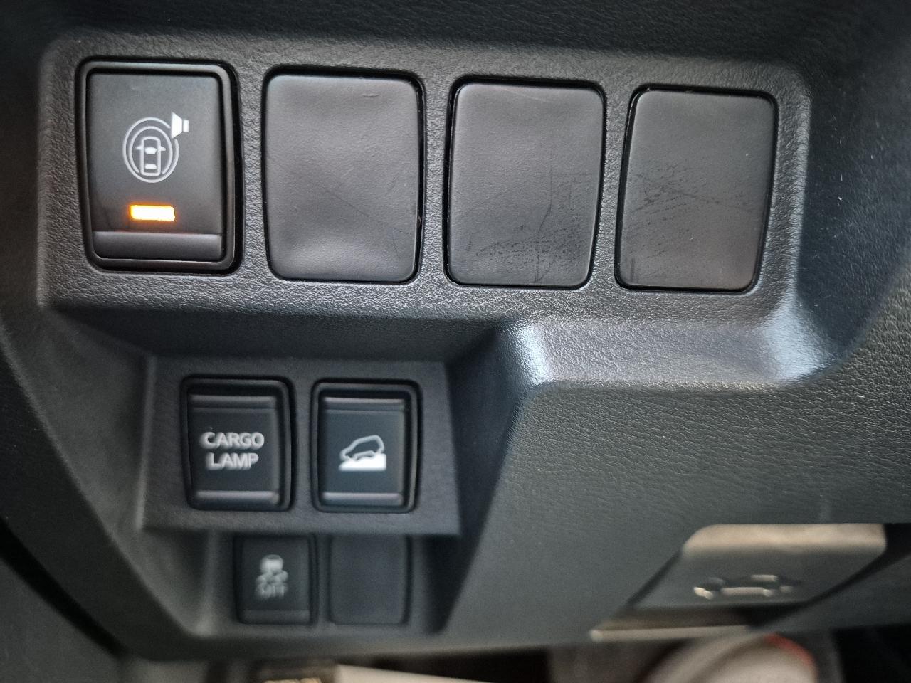 Nissan Frontier Crew Cab 4x4 SV 2023