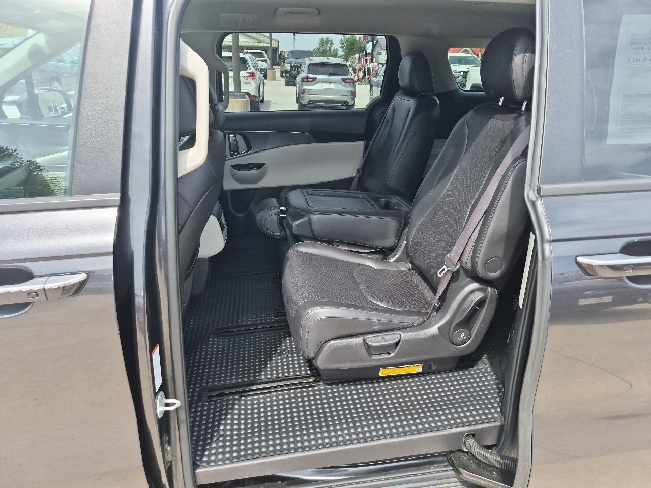 Kia Carnival LX Seat Package 2023