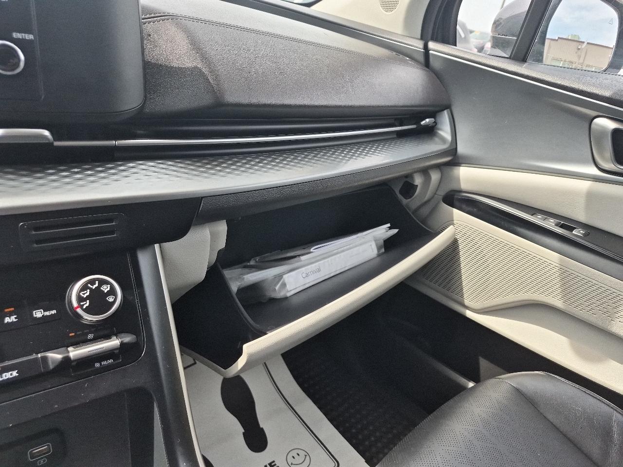 Kia Carnival LX Seat Package 2023