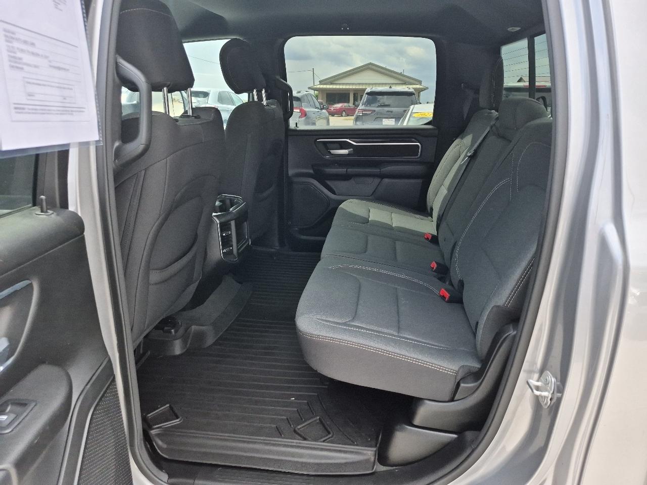 RAM 1500 Lone Star Crew Cab SB 4WD 2024