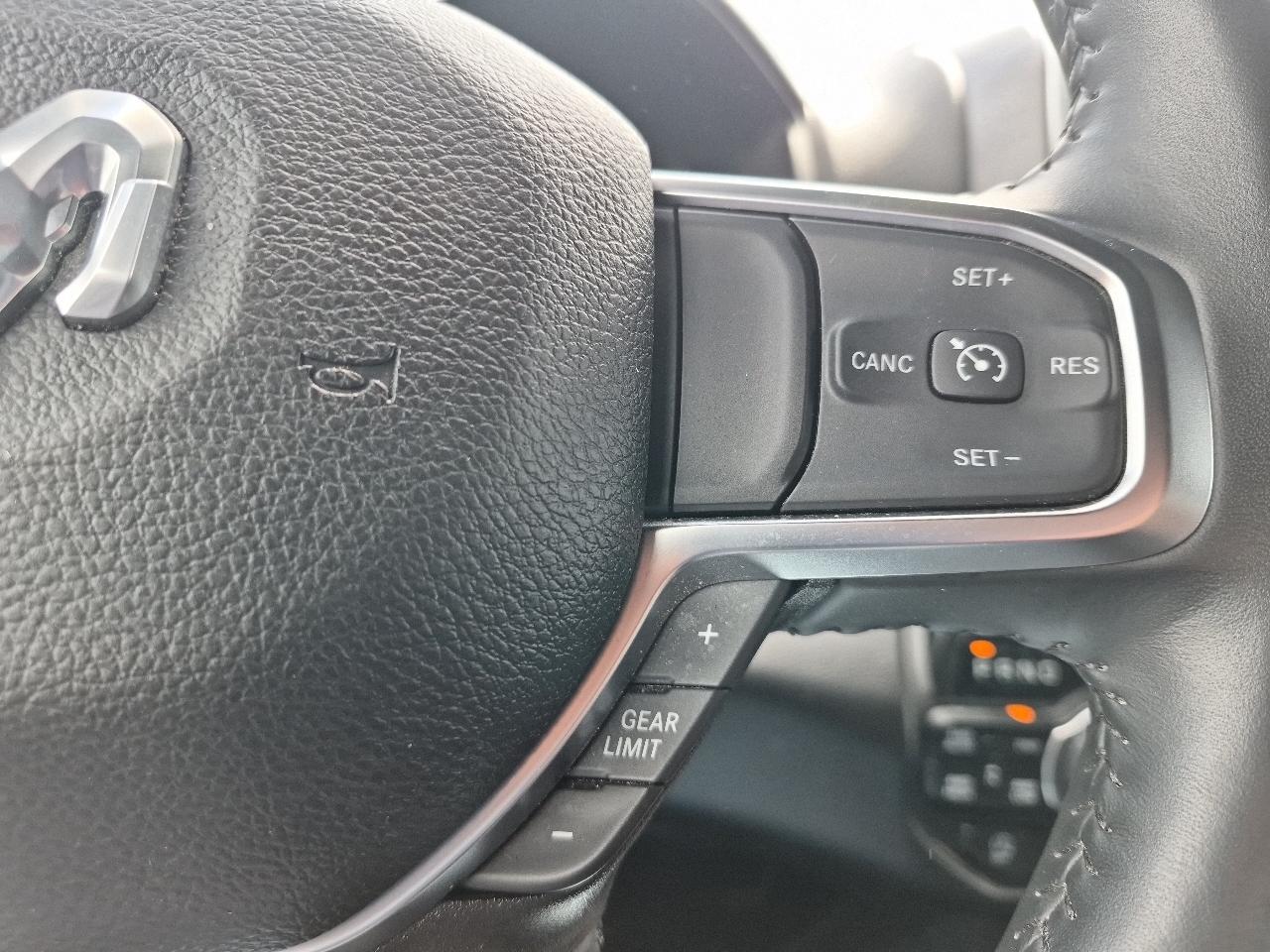 RAM 1500 Lone Star Crew Cab SB 4WD 2024