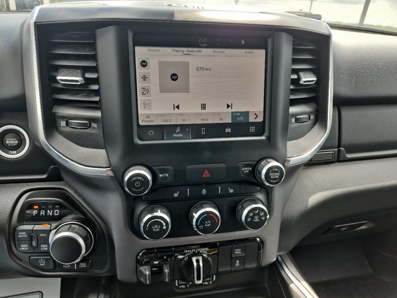 RAM 1500 Lone Star Crew Cab SB 4WD 2024