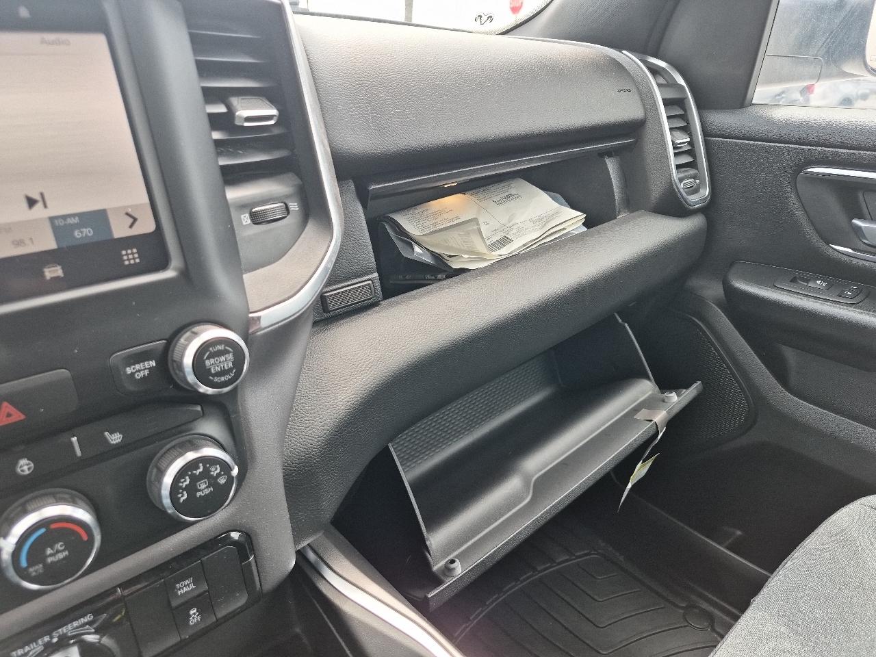 RAM 1500 Lone Star Crew Cab SB 4WD 2024