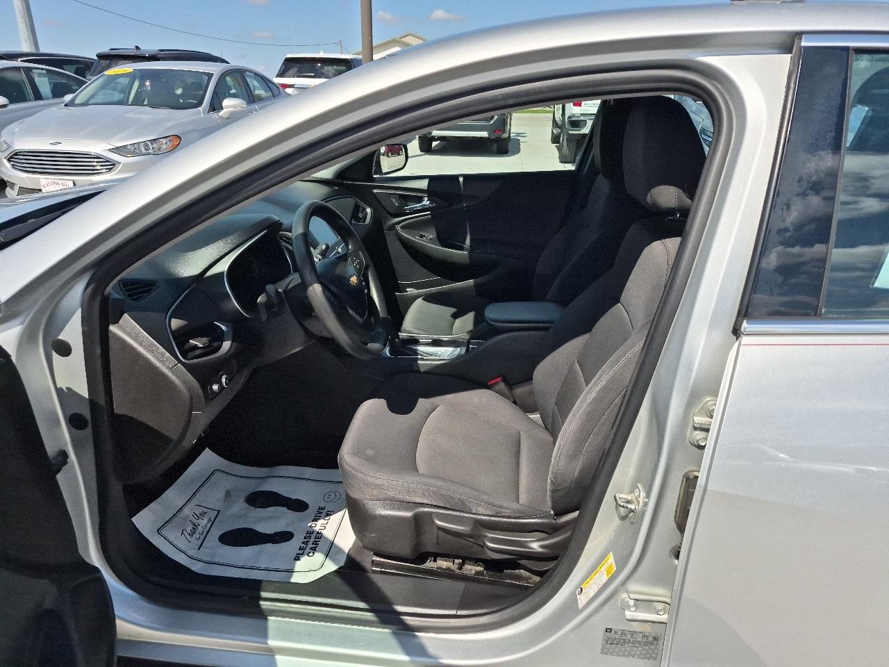 Chevrolet Malibu 4dr Sdn LS 2016