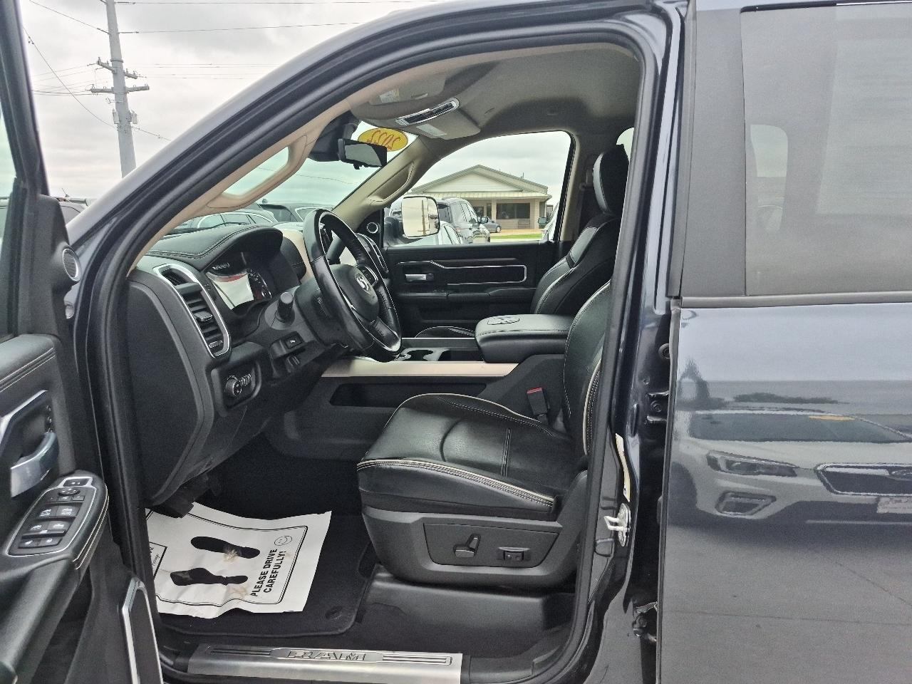 RAM 2500 Laramie Crew Cab SWB 4WD 2022