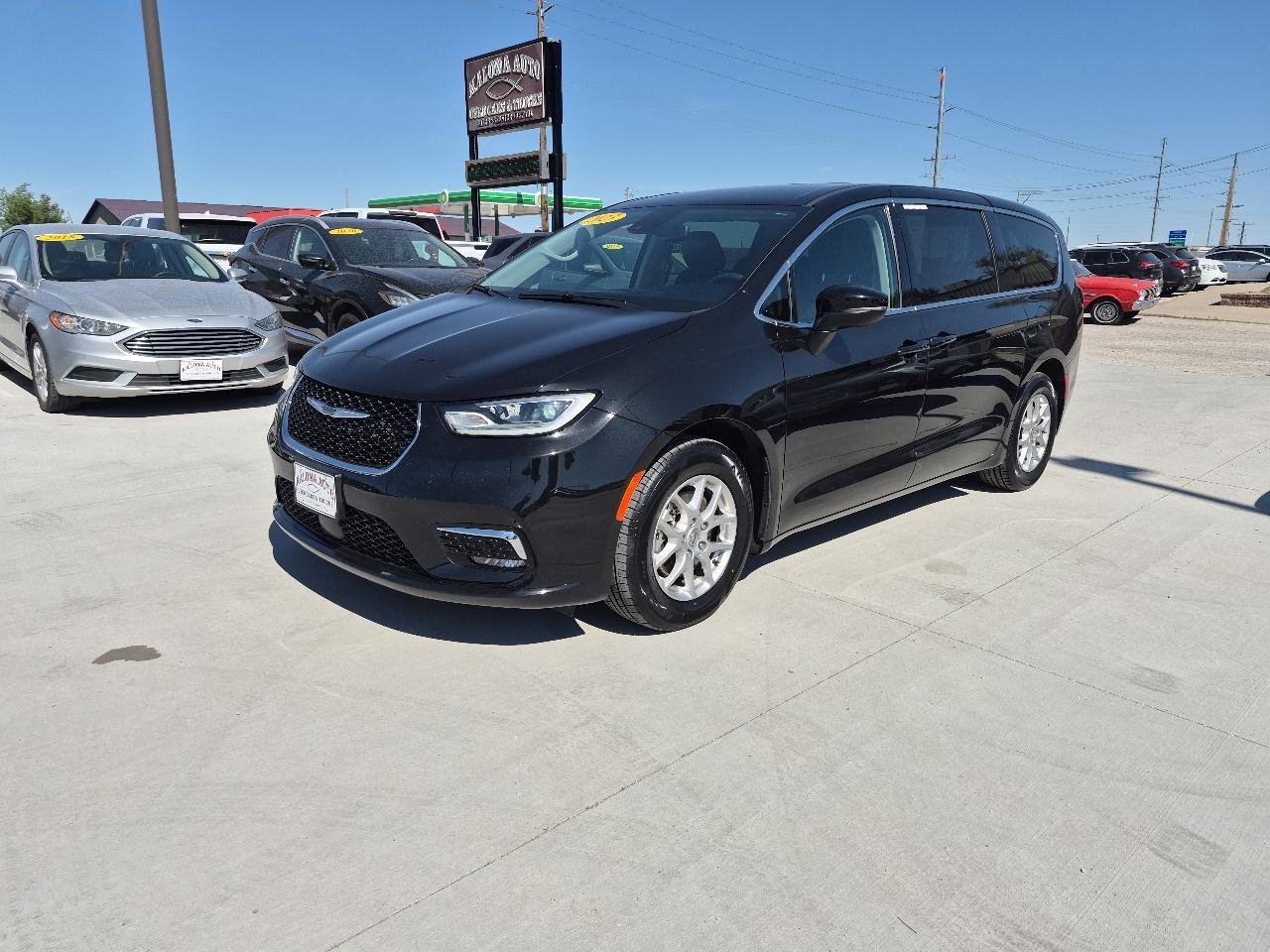 Chrysler Pacifica Touring L 2023