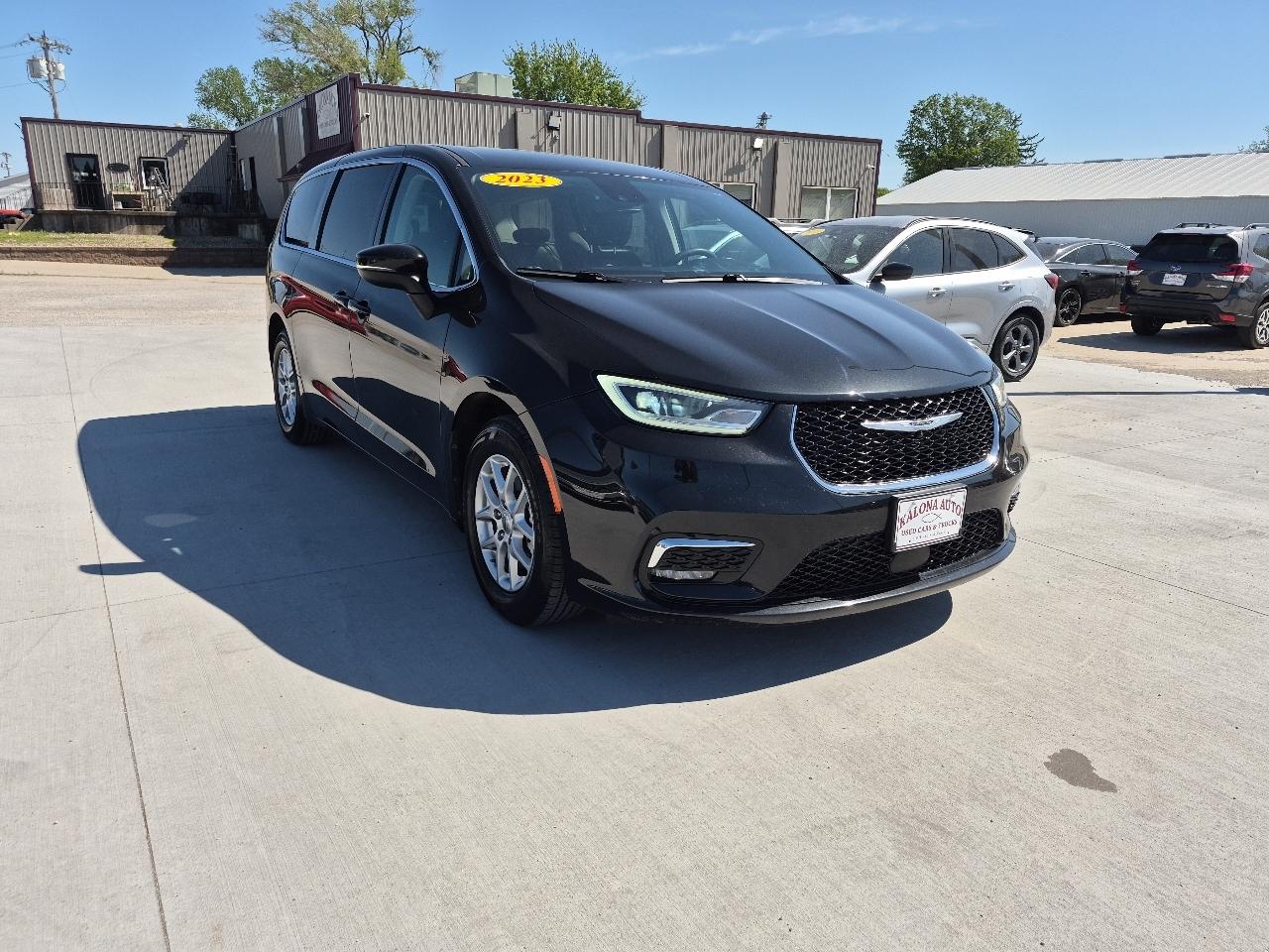 Chrysler Pacifica Touring L 2023