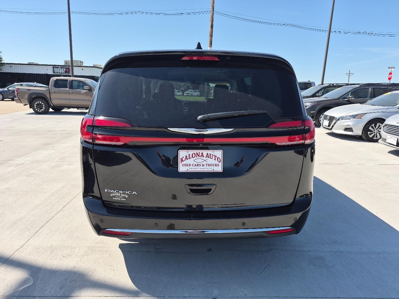 Chrysler Pacifica Touring L 2023