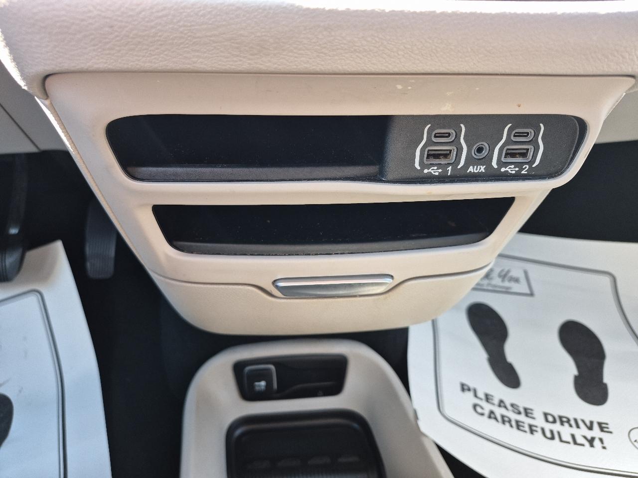Chrysler Pacifica Touring L 2023