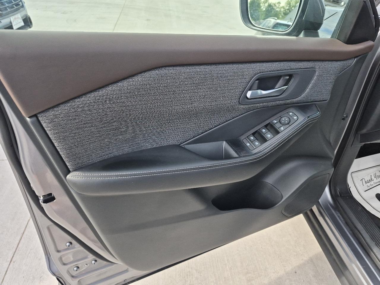 Nissan Rogue SV AWD 2022