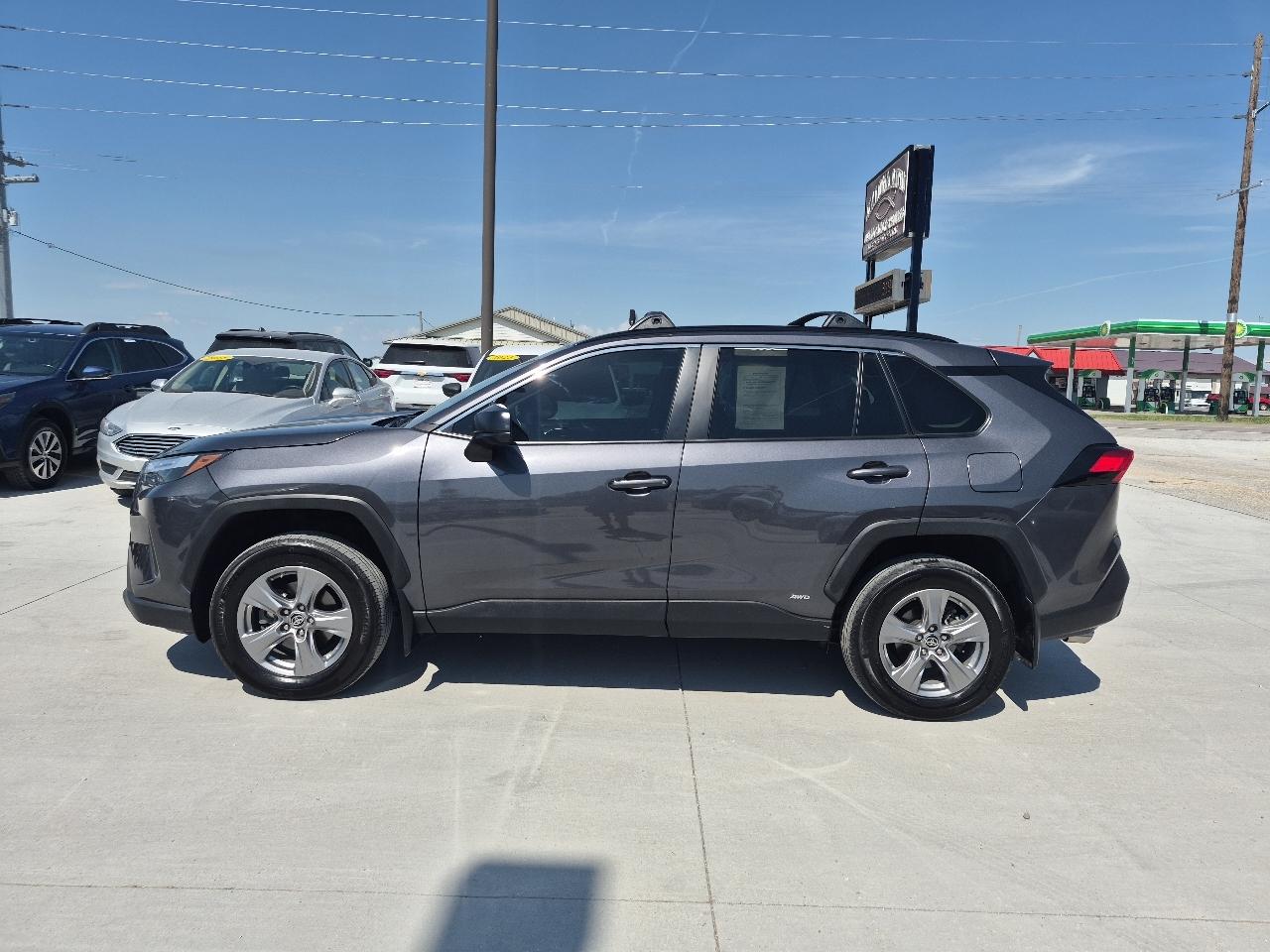 Toyota RAV4 Hybrid LE 2024