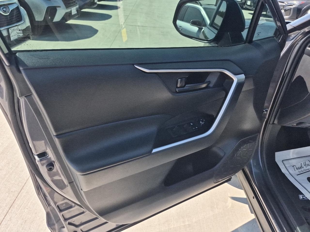 Toyota RAV4 Hybrid LE 2024