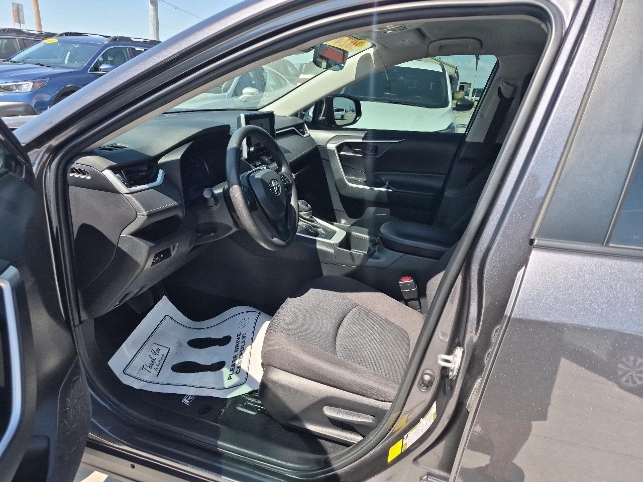 Toyota RAV4 Hybrid LE 2024