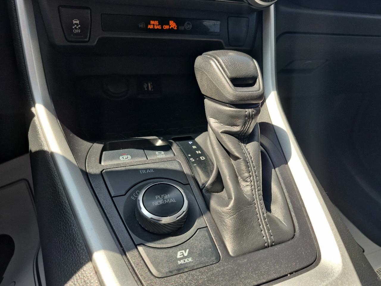 Toyota RAV4 Hybrid LE 2024