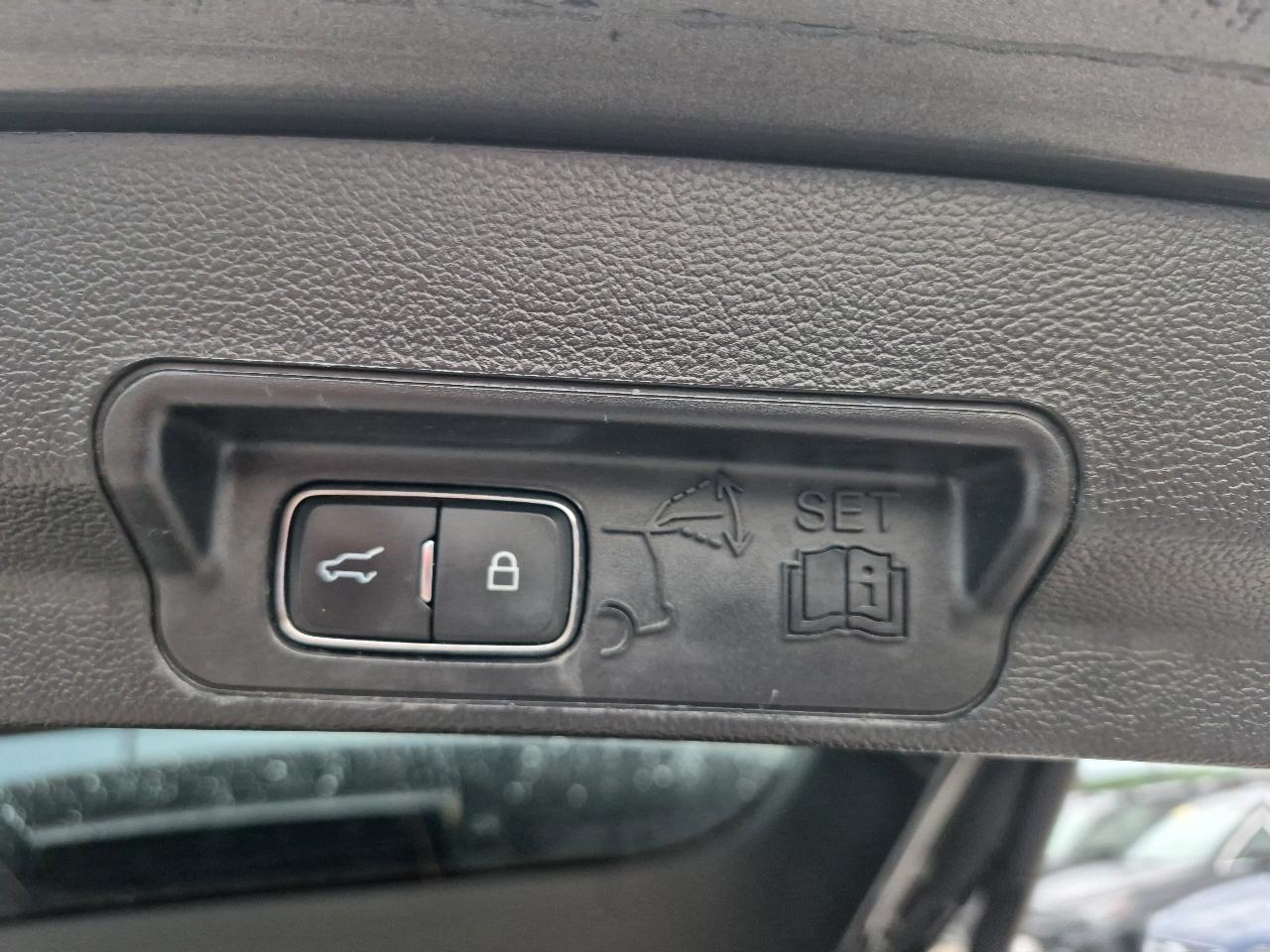 Ford Explorer XLT AWD 2020