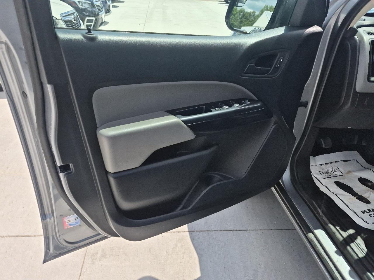 Chevrolet Colorado Work Truck Crew Cab Short Box 4WD 2022