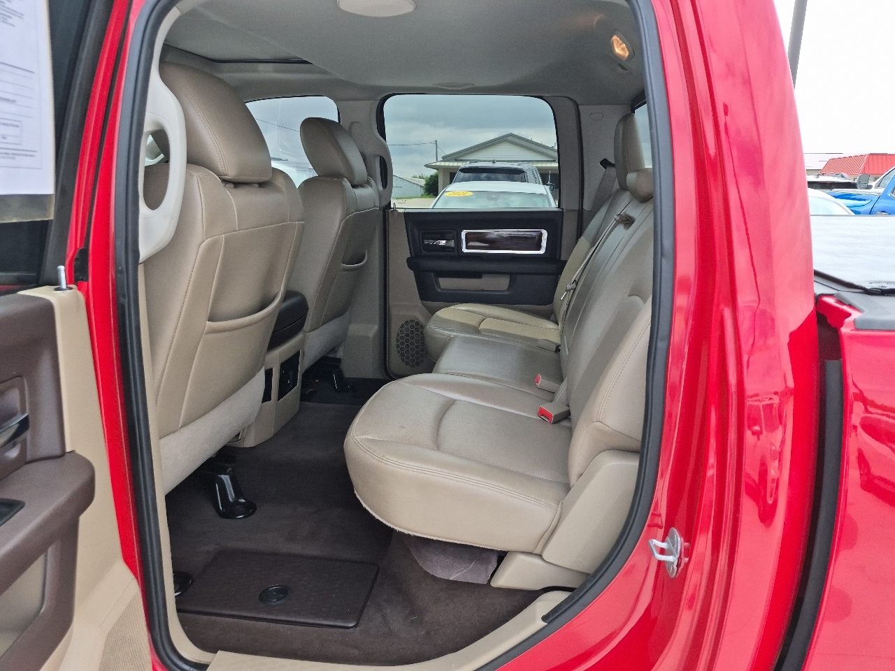 Dodge 1500 Laramie Crew Cab 4WD 2012