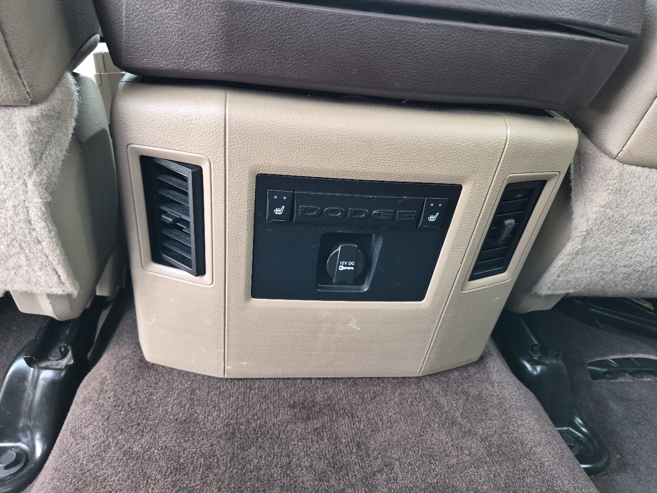 Dodge 1500 Laramie Crew Cab 4WD 2012